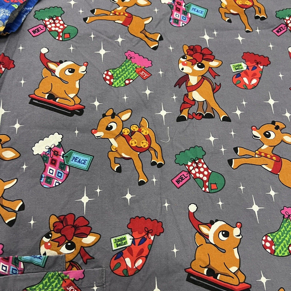 Womens Christmas Scrub Top Set of 2 Medium Rudolph & Vacation Santa V Neck - Picture 7 of 8